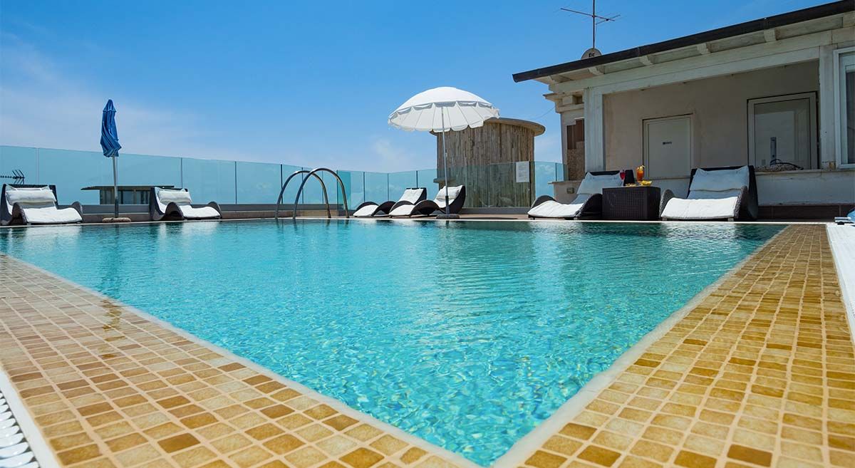 La piscina in terrazza