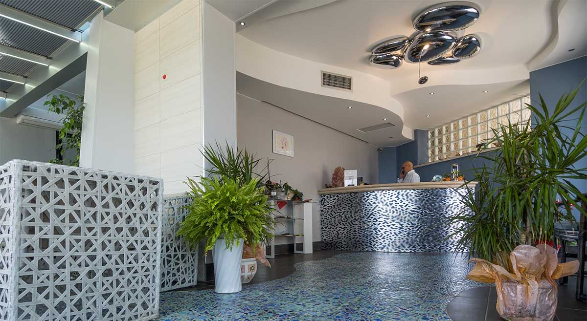 La reception dell'hotel